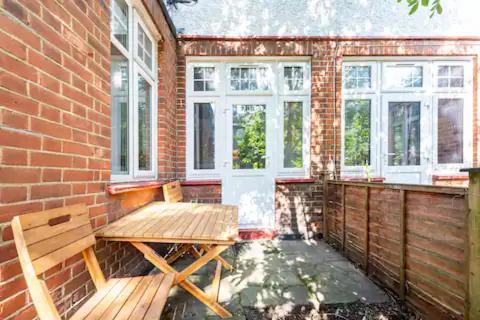 Garden Flat In Central Location Daire Londra Dış mekan fotoğraf
